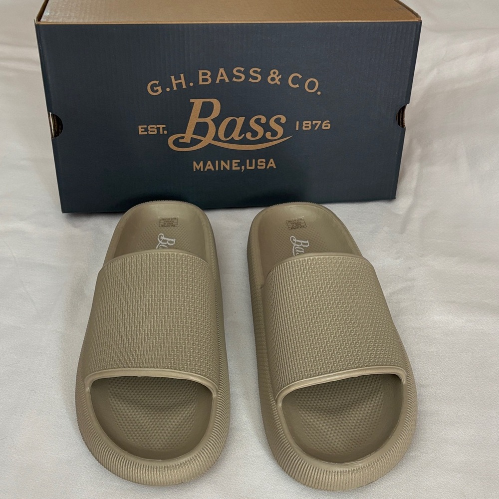 Mens G.H. Bass & Co. Taupe Slide Sandals. -New in Box! Size 11